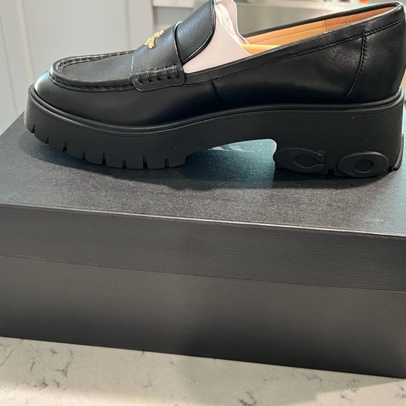 Coach Ruthie Loafer - Picture 4 of 10